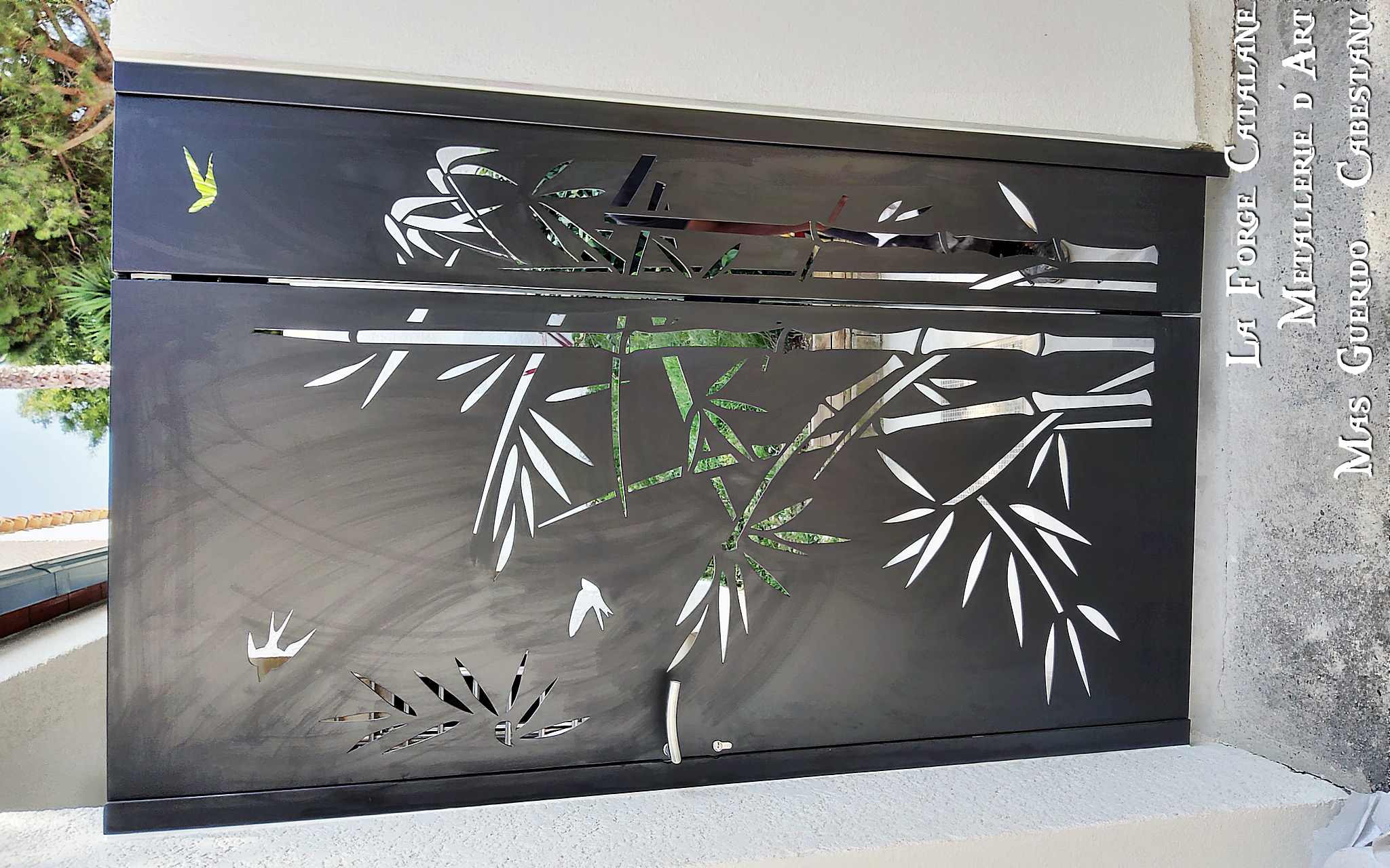 Portillon 2 vantaux decoupe laser oiseaux vegetal bambou roseaux thermo 9005 la forge catalane.jpg